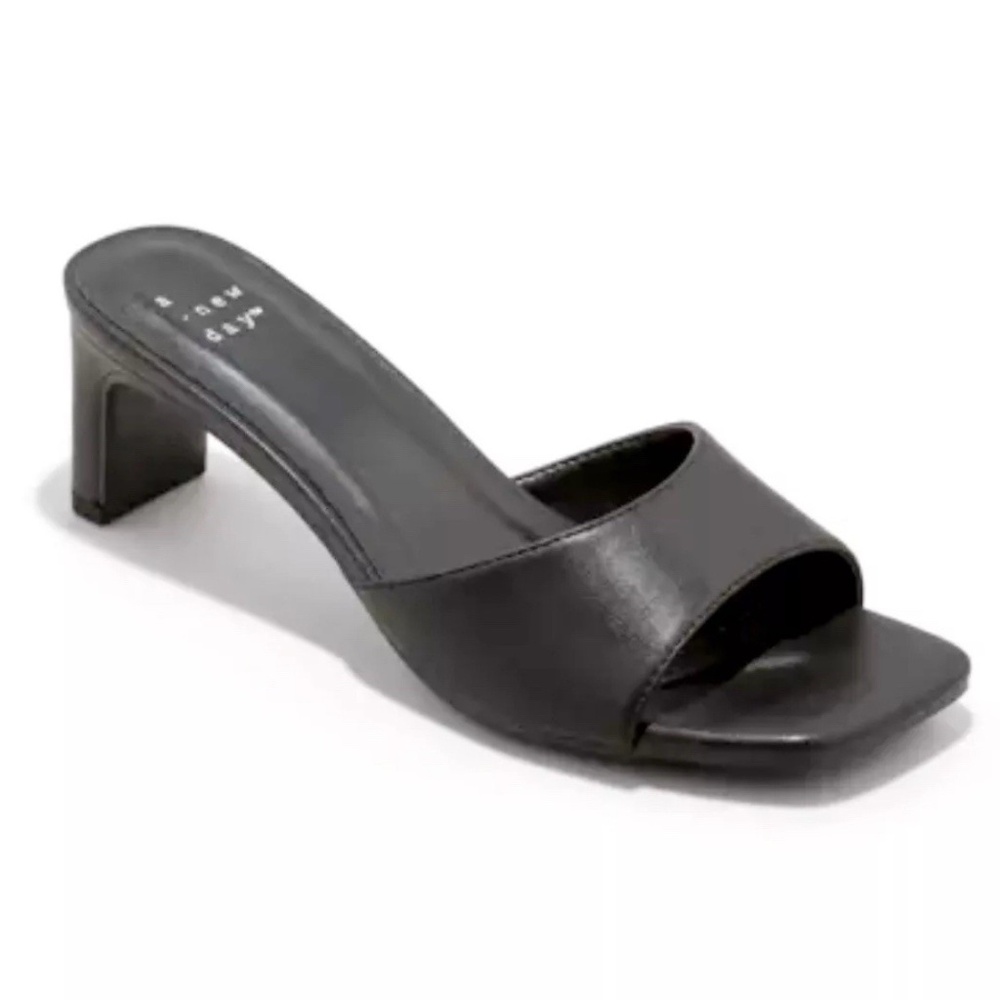 A new Day Women’s Black Lindie Heels Memory Foam NWT + BOX